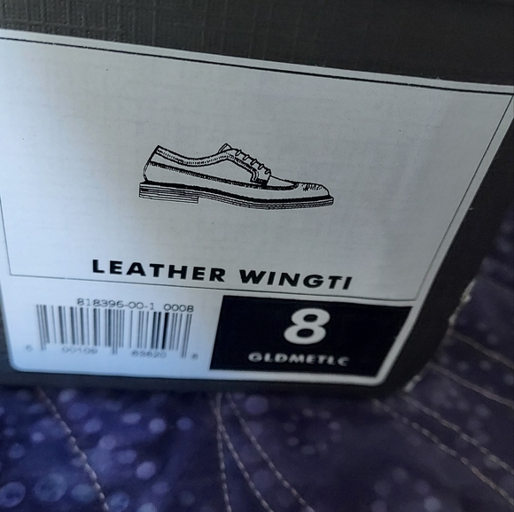 NIB Banana Republic gold leather oxfords,  size 8, made on Portugal - Picture 11 of 13